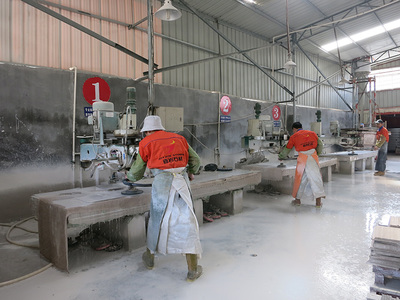 專注于木紋，執著于質量——走進嘉巖石材